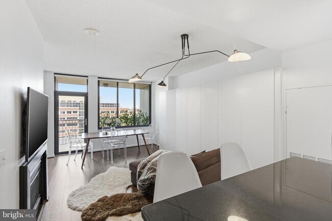 Photo - 851 N Glebe Rd Unidad 915