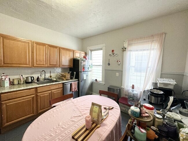 Building Photo - 10 Wave Ave Unit 3 Rental