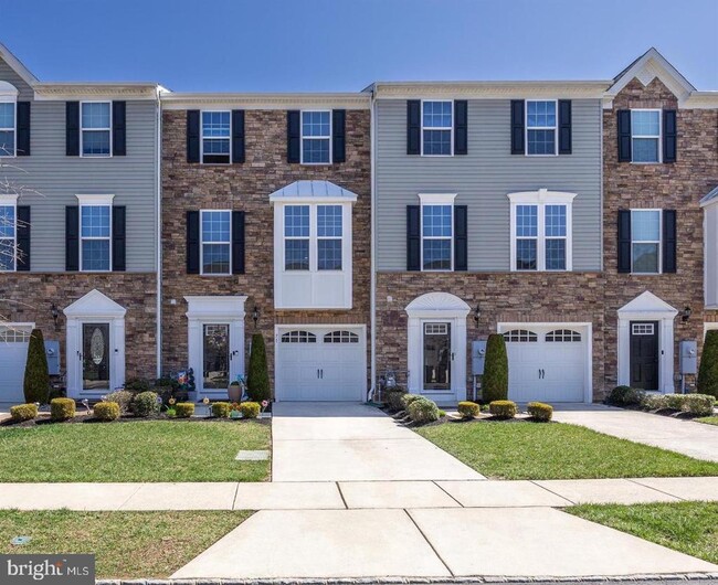 Photo - 71 Village Green Ln Townhome