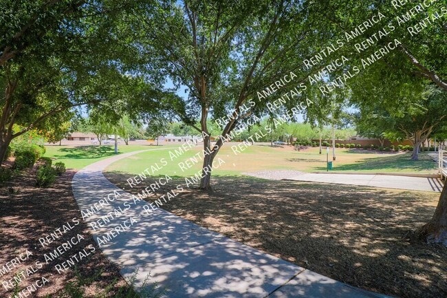 Photo - 10606 W La Reata Ave