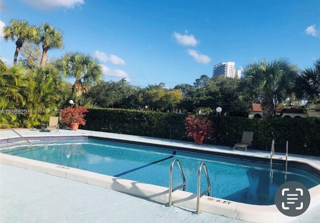 Photo - 16950 W Dixie Hwy Apartment Unit 120