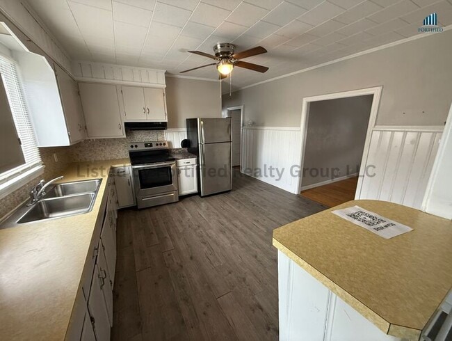 Photo - 94 Buffinton St Unit 3