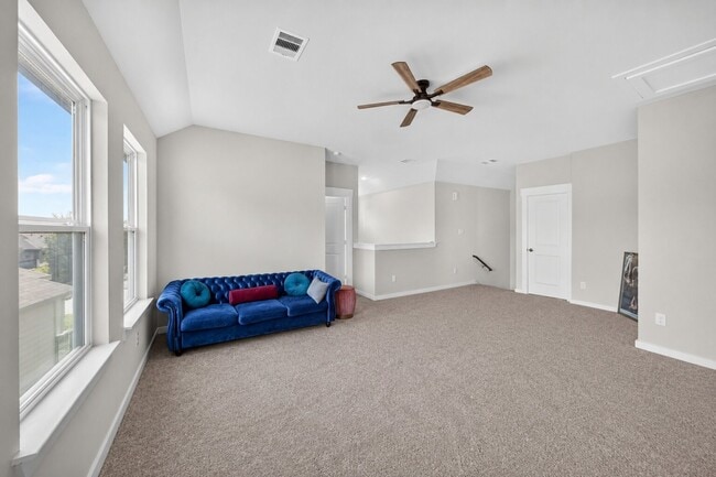 Building Photo - 40557 Mostyn Lake Dr