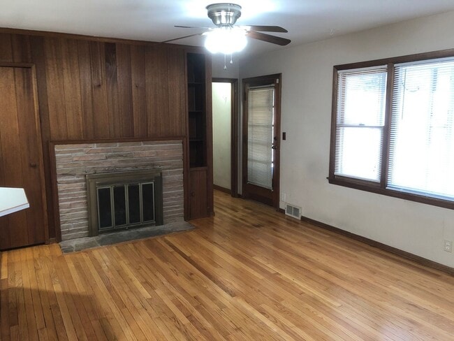 Photo - Large Open Concept House!