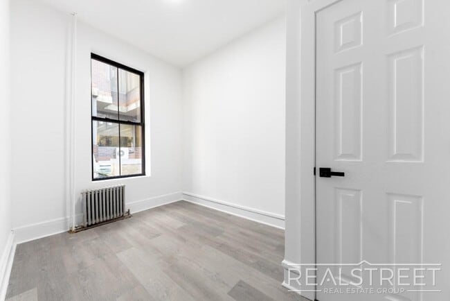 Photo - Renoavted 3 bed near YU campus in Washington Heights!