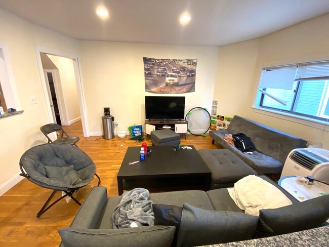 Photo - 72 Ashford St