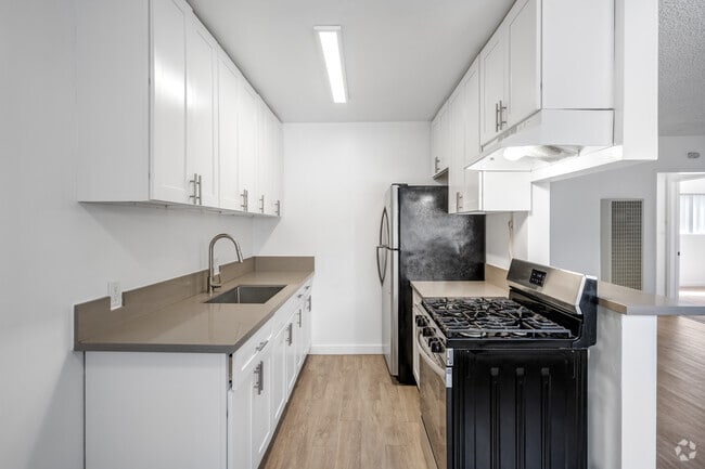 Interior Photo - 3932 Sepulveda Blvd