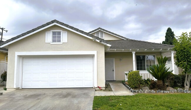 Building Photo - Refreshed Single Family Home in Garden Grove