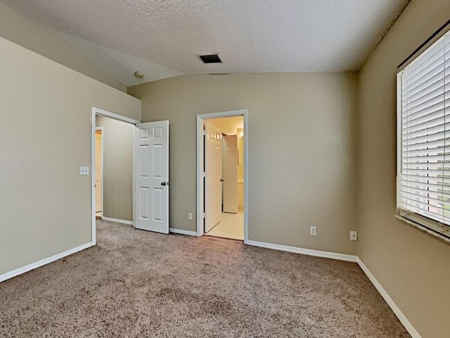 Photo - 861 NW 208th Dr