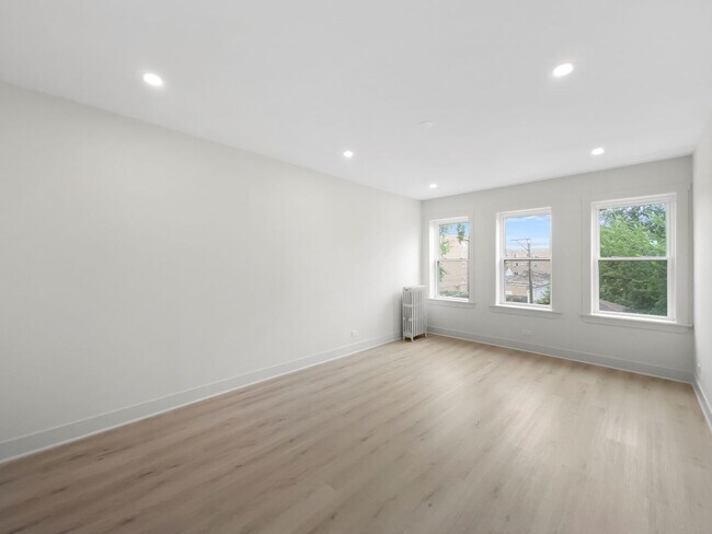 Photo - 6254 N Whipple St Unit 1