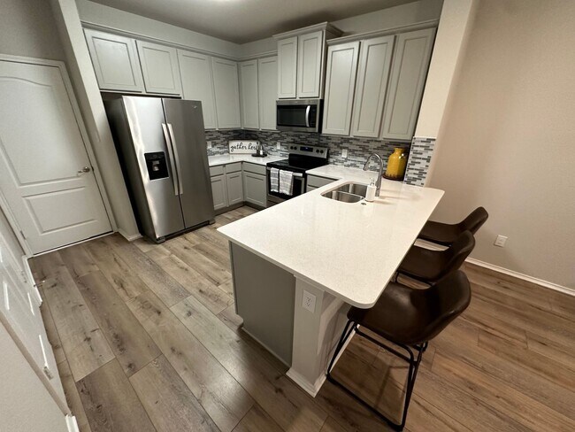 Photo - Great 3/2.5 for lease in Denton, Tx