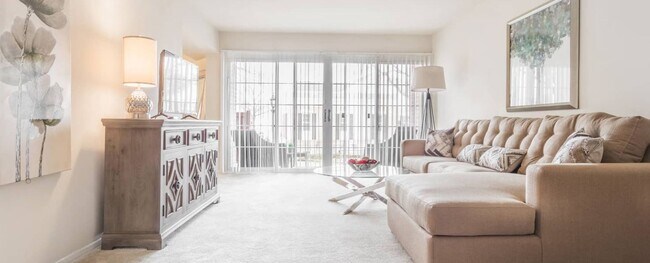 Photo - 4878 W Braddock Rd Unidad 100