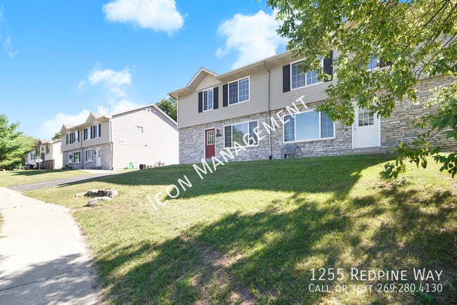 Photo - 1255 Redpine Way