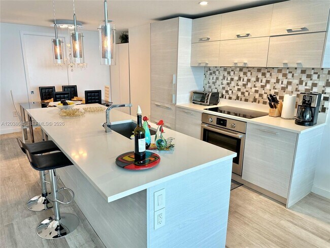 Photo - 650 NE 32nd St Unit 1404
