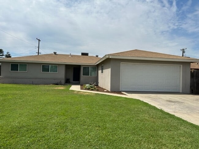 Building Photo - Nicely remodeled!