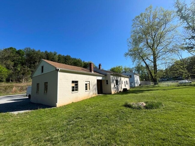 Photo - 6075 Lee Hwy