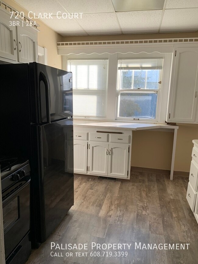 Photo - 720 Clark Ct