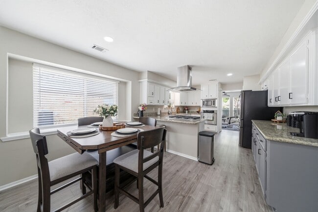 Photo - 12935 Belgrave Dr