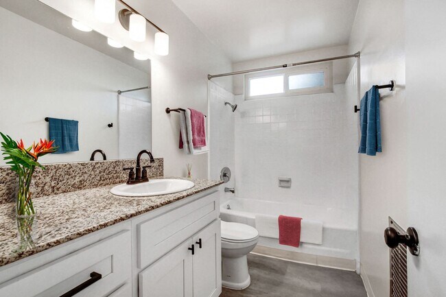 Photo - Valparaiso Apartments