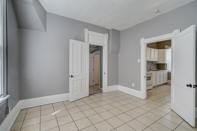 Photo - 605 Nino Aguilera St Unit A