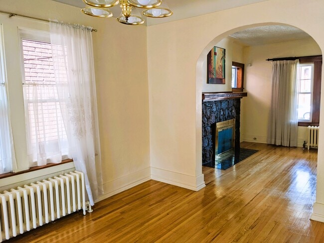 Photo - 1555 Pelissier St