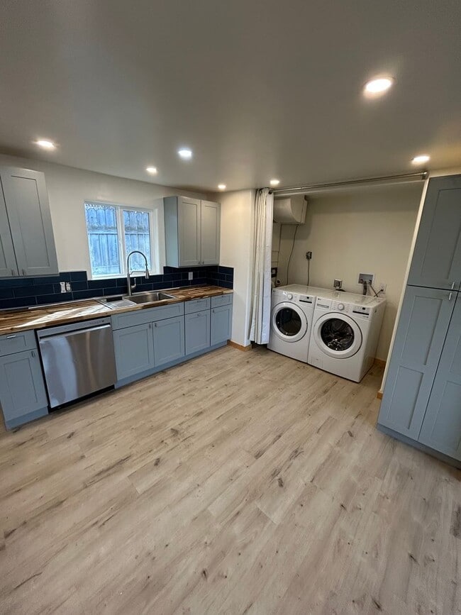 Photo - 156-166 A St W (CG) Unidad 156 A St W