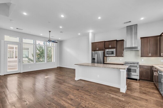 Photo - 1724 Ovid St