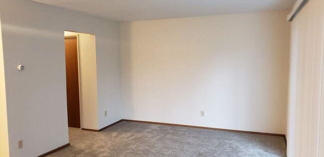 Photo - 3 BEDROOOM/1.5 BATH TOWNHOUSE