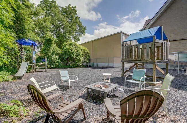 Photo - 2652 Milwaukee St