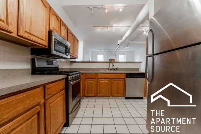 Photo - 1844 W Henderson St Unidad ONE