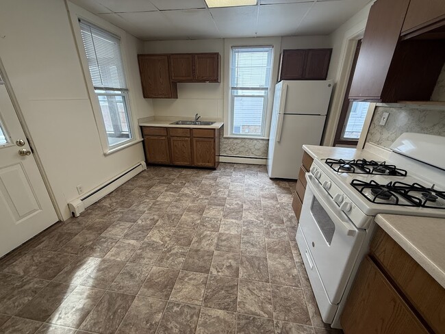 Building Photo - 2149 E Washington Ave Unit #1