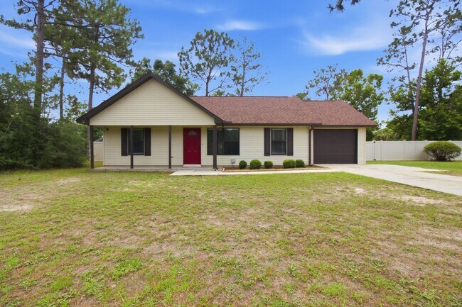 Building Photo - SOUTH CRESTVIEW CHARMER ON NEARLY HALF AN ACRE!