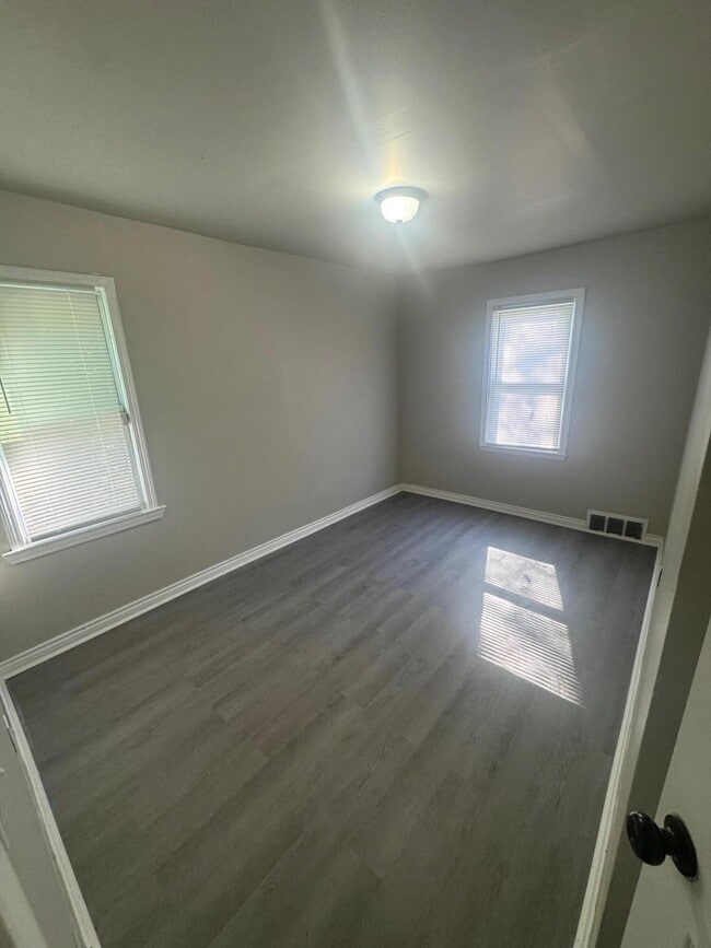 Photo - 8442 Auburn St