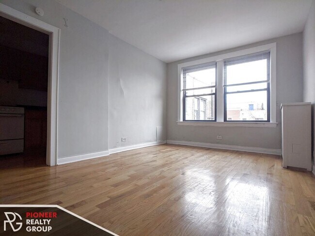 Photo - 739 W Belmont Ave Unit 507