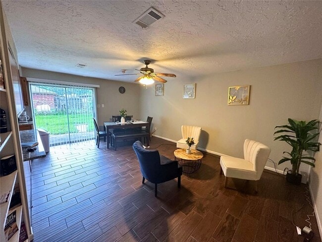 Photo - 9939 Valley Park Dr