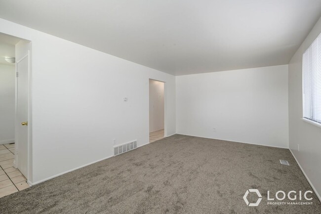 Photo - 1610 Ivy Cir Unit 3
