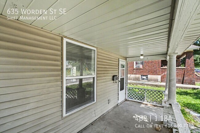635 Worden St SE
