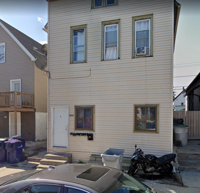 Building Photo - 2421 S 5th Pl Unit 2 Rental