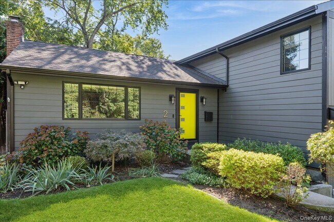 Photo - 2 Cornwall Ln