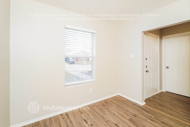 Photo - 1509 Queens Brook Ln