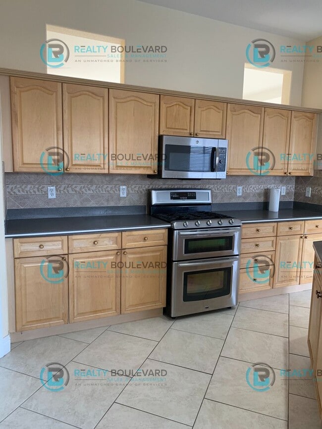 Photo - Beautiful 3 Bedroom, 2Bath, 3 Car Garage home in South Reno With Large Back Yard and Hot Tub!