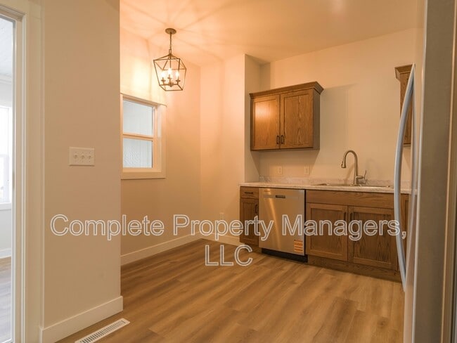 Photo - 821 Jefferson Ave