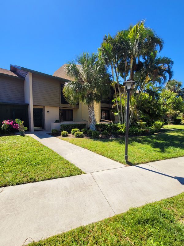 Photo - 896 Sunridge Dr Townhome