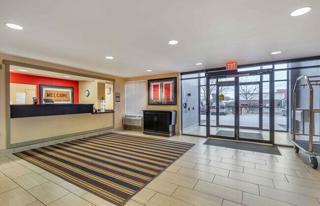 Furnished Studio-Chicago - Lombard - Yorktown Center