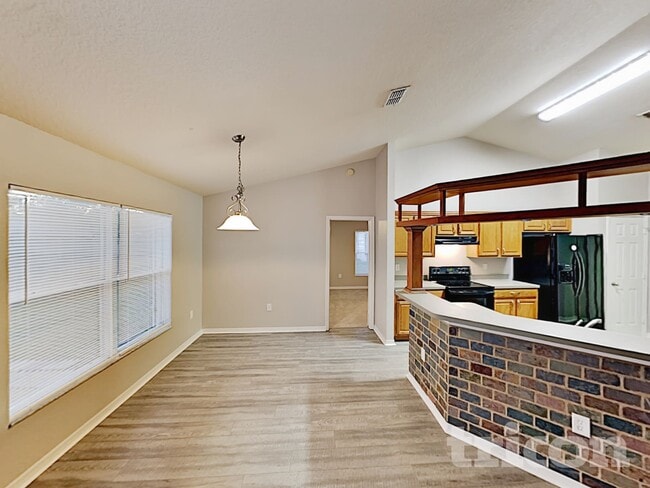 14086 Amero Ln