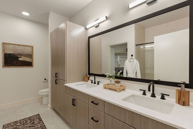 Building Photo - 3001 W 11th St Unit 575