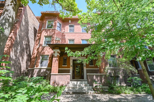 Building Photo - 5955 N Lakewood Ave Rental