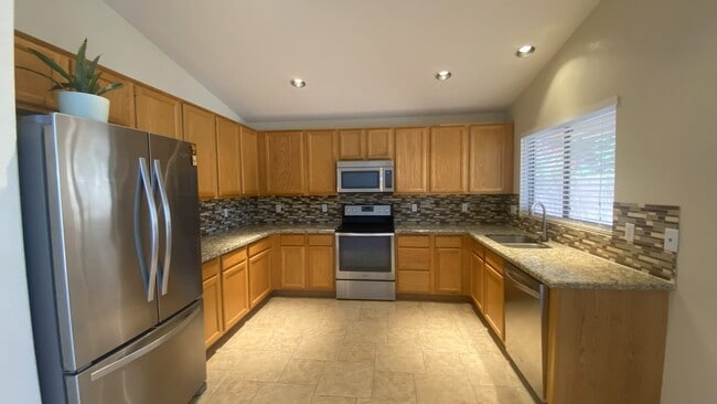 Cocina - 6806 W Quail Ave