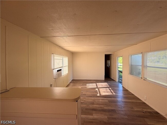 Photo - 8385 Nault Rd