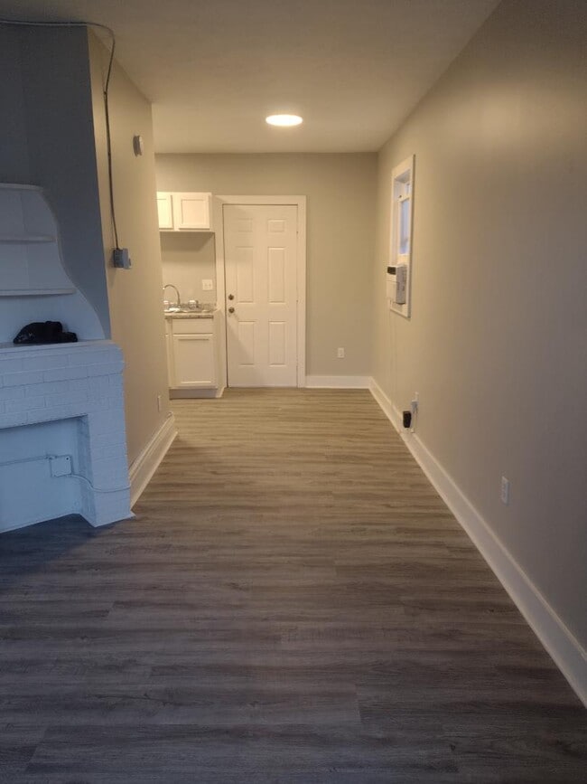 Photo - 310 W 6th Ave